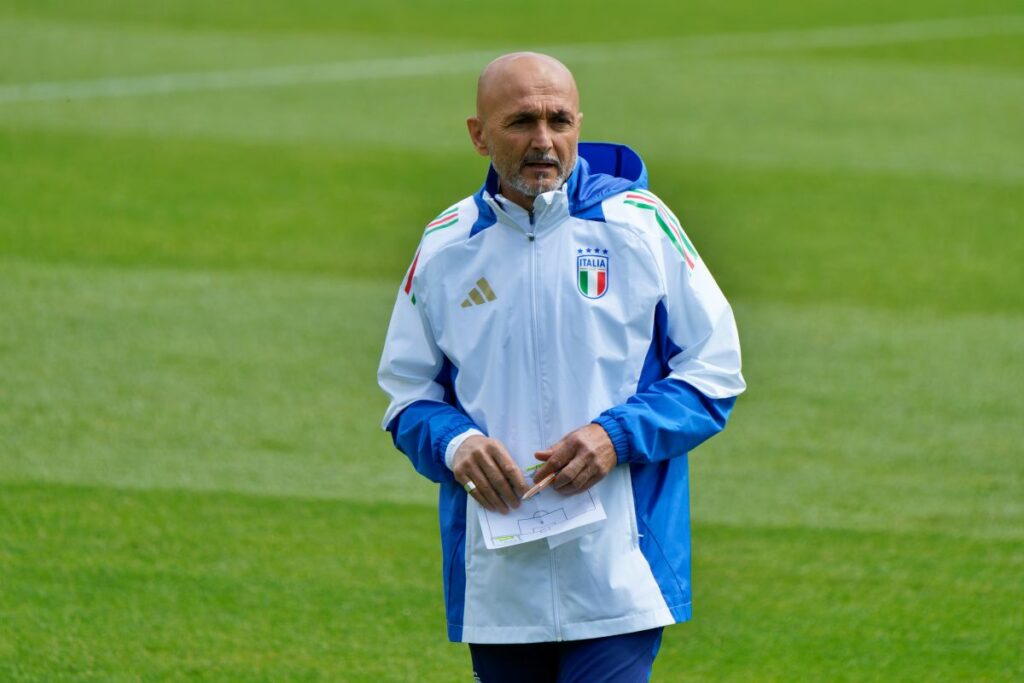 Luciano Spalletti, allenatore capo dell'Italia durante l'Europeo UEFA 2024, ha parlato durante una...