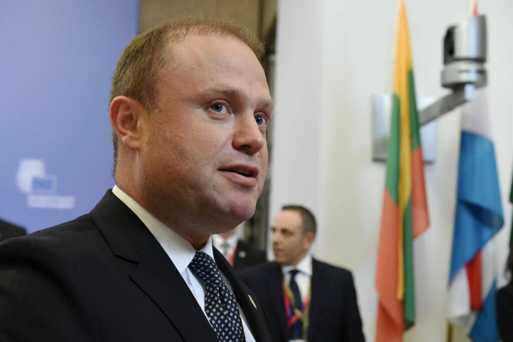 Accusato l’ex premier maltese Muscat per la vendita di tre ospedali