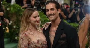 Da febbraio è ufficiale la notizia della relazione tra Damiano David e Dove Cameron. I due si sono...