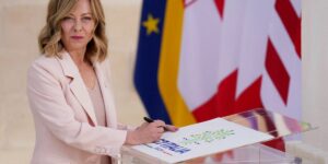 Il G7 elimina l’aborto dalla bozza di conclusioni: l’indignazione dell’Europa per l’attacco del governo