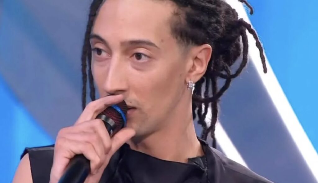 Ghali è stato rimosso dalla lista dei performer del concerto a Napoli organizzato da Radio Italia...