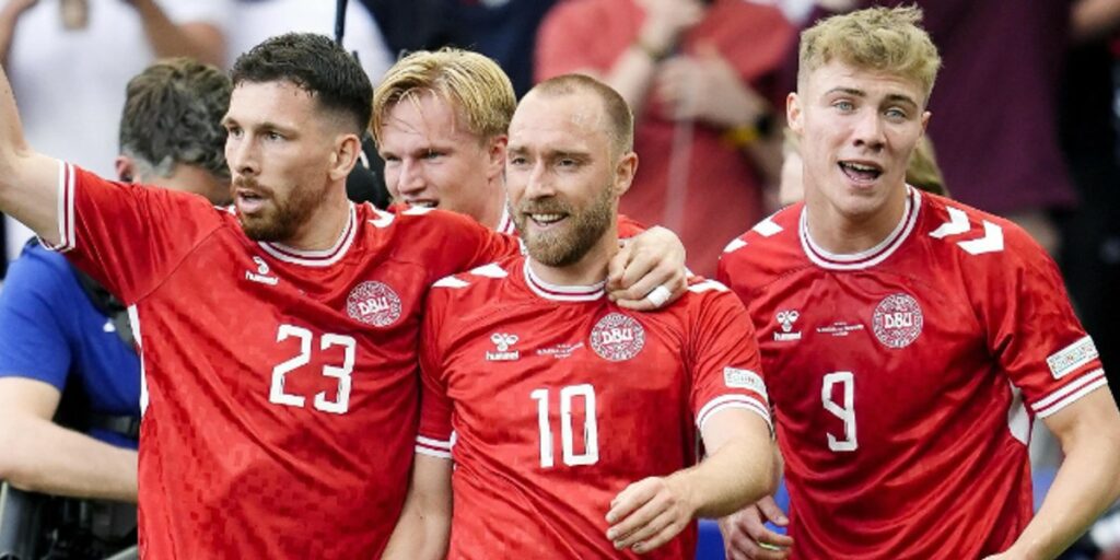 I giocatori della nazionale di calcio danese hanno preso una decisione straordinaria per sostenere...