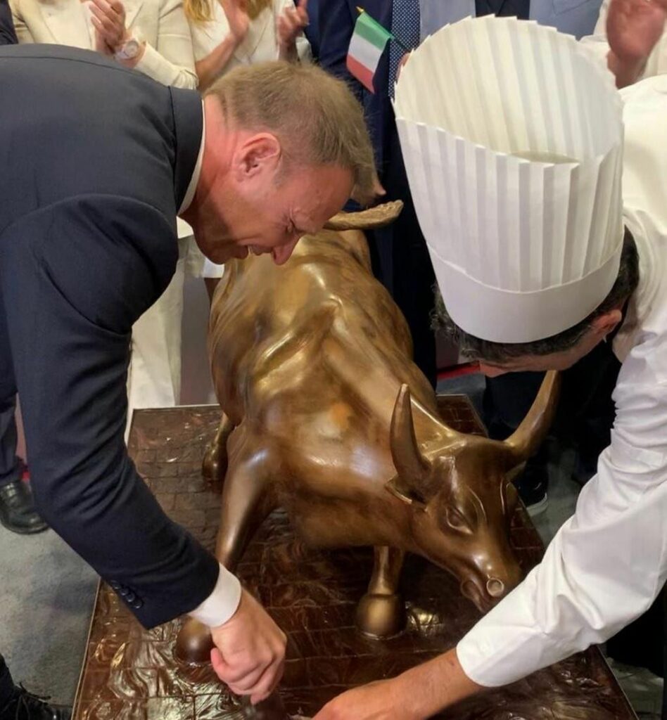 Il toro di Wall Street in cioccolato: Fiasconaro rende omaggio al Fancy Food