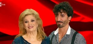 Iva Zanicchi partecipa all'Isola dei Famosi per sostenere Samuel Peron, conosciuto nel 2022 grazie...