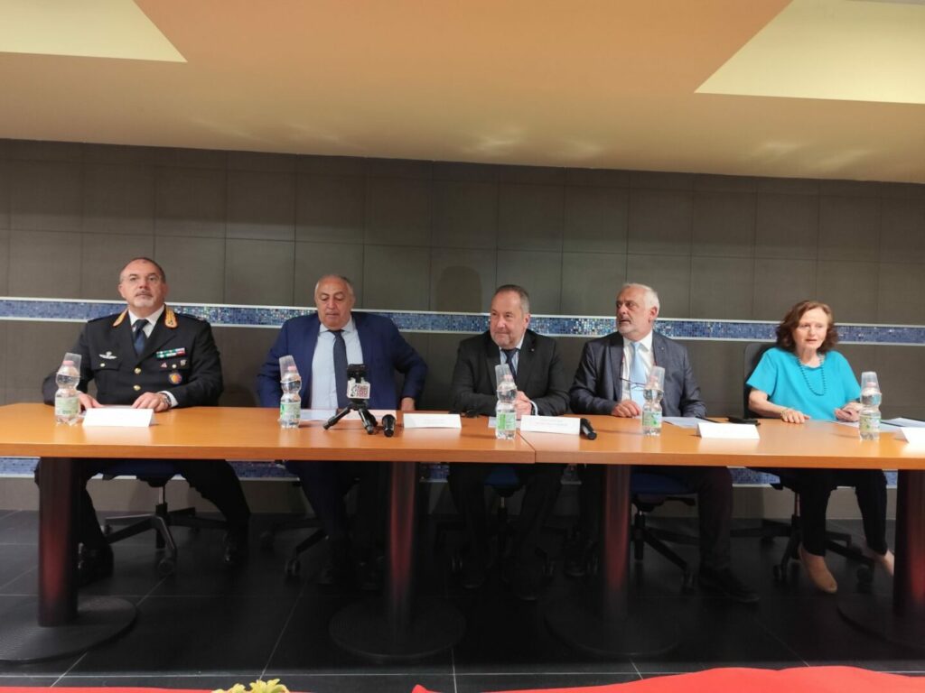 Parte a Palermo l’attuazione di un piano antincendio con l’utilizzo di termocamere e squadre speciali per contrastare i piromani