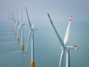 Il 26 ottobre 2023 a Rudong, in Cina, la produzione di energia eolica è in pieno sviluppo. In...