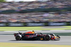 Il pilota della Red Bull, Max Verstappen, dei Paesi Bassi, si prepara per la gara del Gran Premio di...