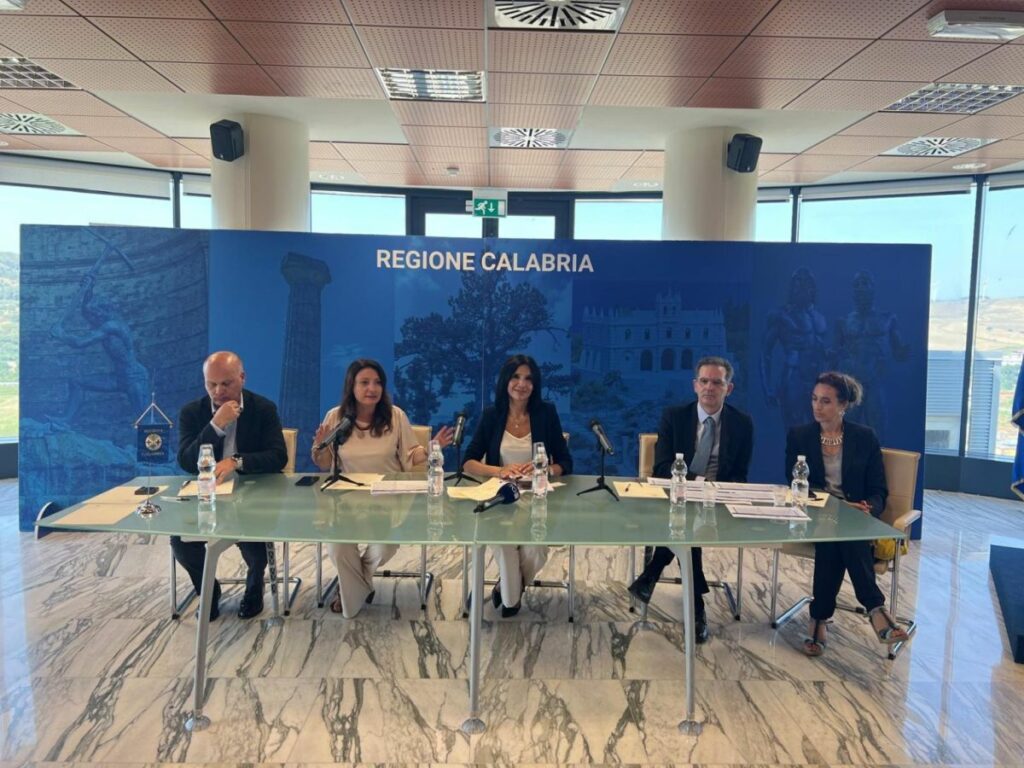 La vicepresidente della Regione Calabria, Giusi Princi, e l'assessore al Welfare, Emma Staine, hanno...