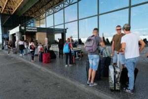FOTO REPETOIRE - Milano - Sabato 3 agosto, primo giorno dell'esodo estivo all'aeroporto di Malpensa...