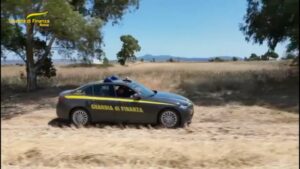 25 indagati per regolarizzare illegalmente oltre 500 extracomunitari a Roma