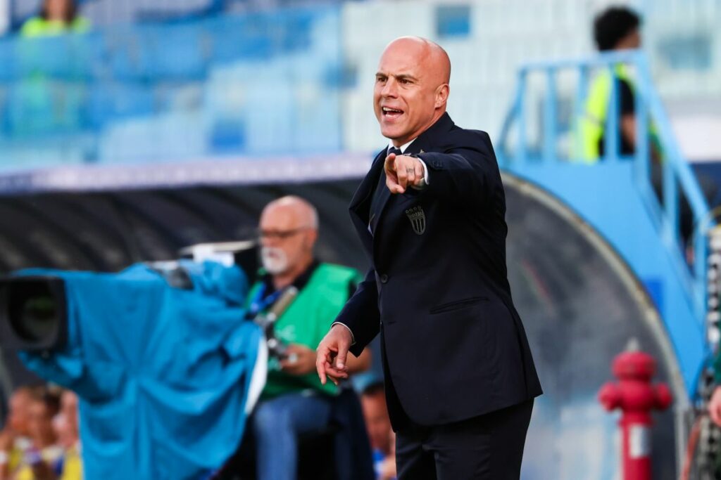 Il Coach Andrea Soncin dell'Italia Women ha guidato la sua squadra alla vittoria durante la partita...