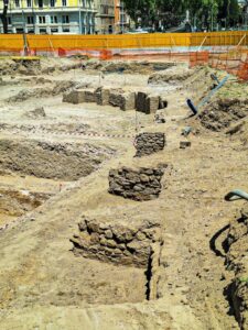 Mura medievali del Patriarchio emergono dagli scavi a S.G. Laterano a Roma