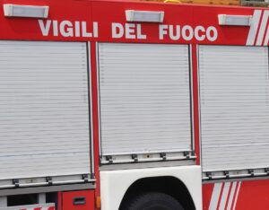 Due vigili del fuoco perdono la vita durante un incendio a Matera