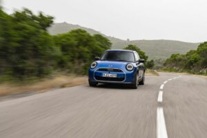Mini Cooper S 5 porte: maggiore spaziosità e ancora più divertimento alla guida