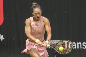 Qinwen Zheng vola ai quarti di finale al Palermo Ladies Open