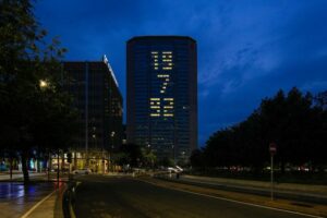 Milano: Palazzo Pirelli si illumina in memoria della strage di via D’Amelio