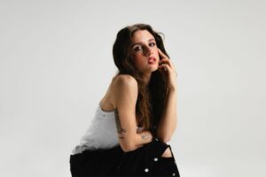 Angelina Mango ottiene il disco d’oro con il pokè melodrama