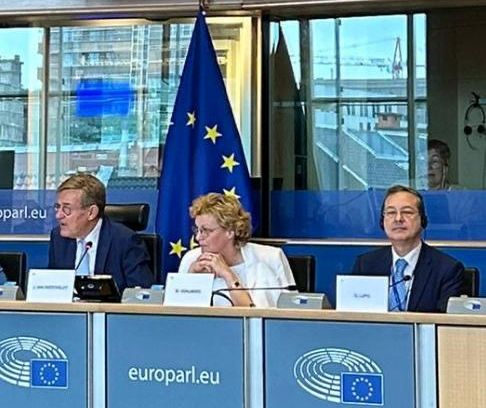 Il giornalista di Italpress ha riportato che durante l'incontro costitutivo, Giuseppe Lupo è stato...