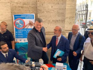 La raccolta firme lanciata da Uil Pensionati contro l’autonomia differenziata