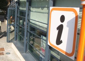 L'Assessore regionale del turismo, Franco Cuccureddu, ha deciso di riaprire l'Info Point Turistico a...