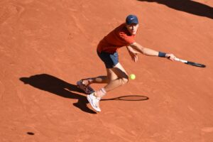 La delusione di Sinner: costretto a rinunciare a Parigi per una tonsillite