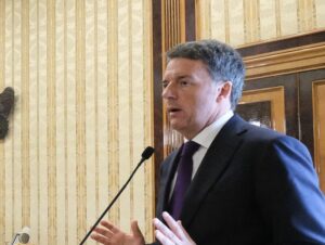 Il leader di Italia Viva, Matteo Renzi, ha dichiarato che il voto anticipato non è più un tabù e che...