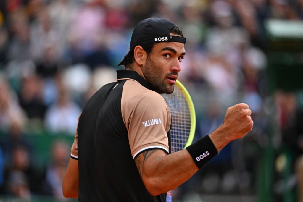Matteo Berrettini ha raggiunto le semifinali del torneo Atp 250 "Generali Open" a Kitzbuhel, in...