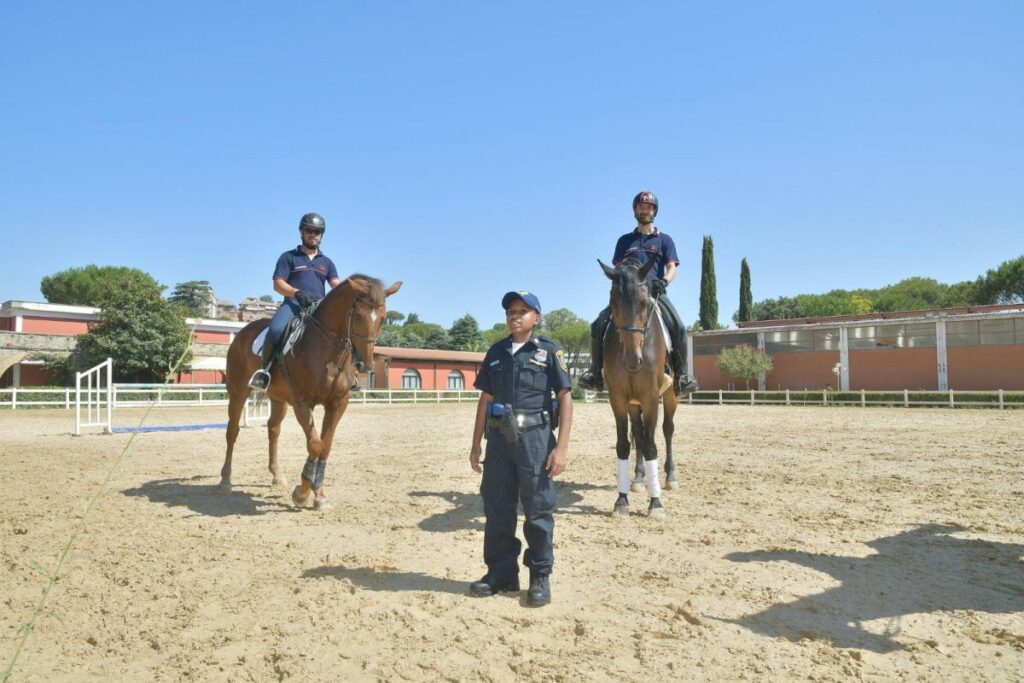 Una giornata con i Carabinieri per Devarjaye “DJ” Daniel, il giovane
