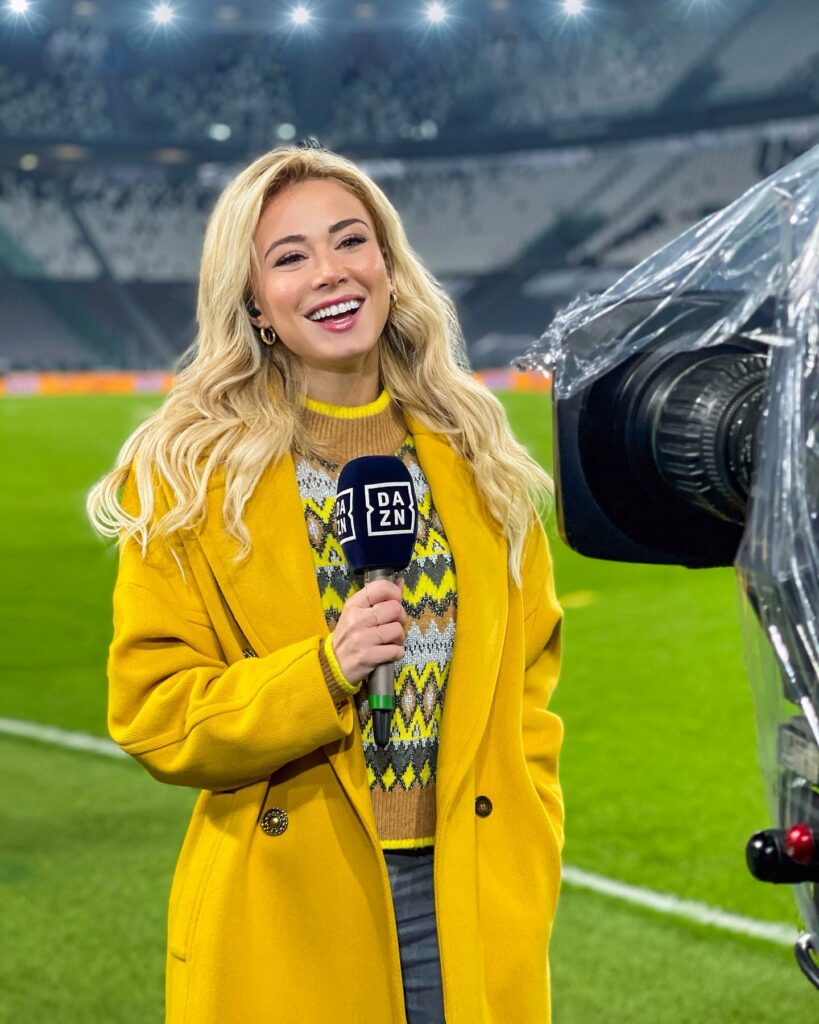 Diletta Leotta, Felice di ricominciare con la speranza di rivederci presto allo stadio… su Instagram per i suoi fan
