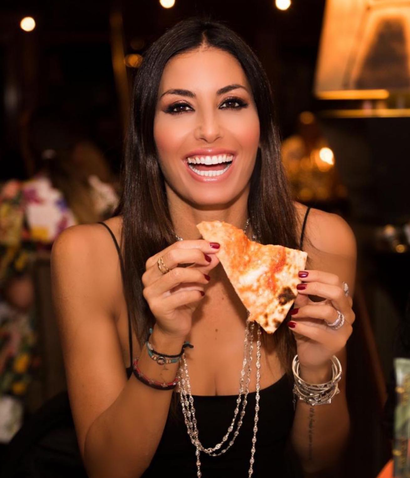 Elisabetta Gregoraci Giornata Mondiale della Pizza come si fa a non amarla?! Io la mangerei tutti i ...