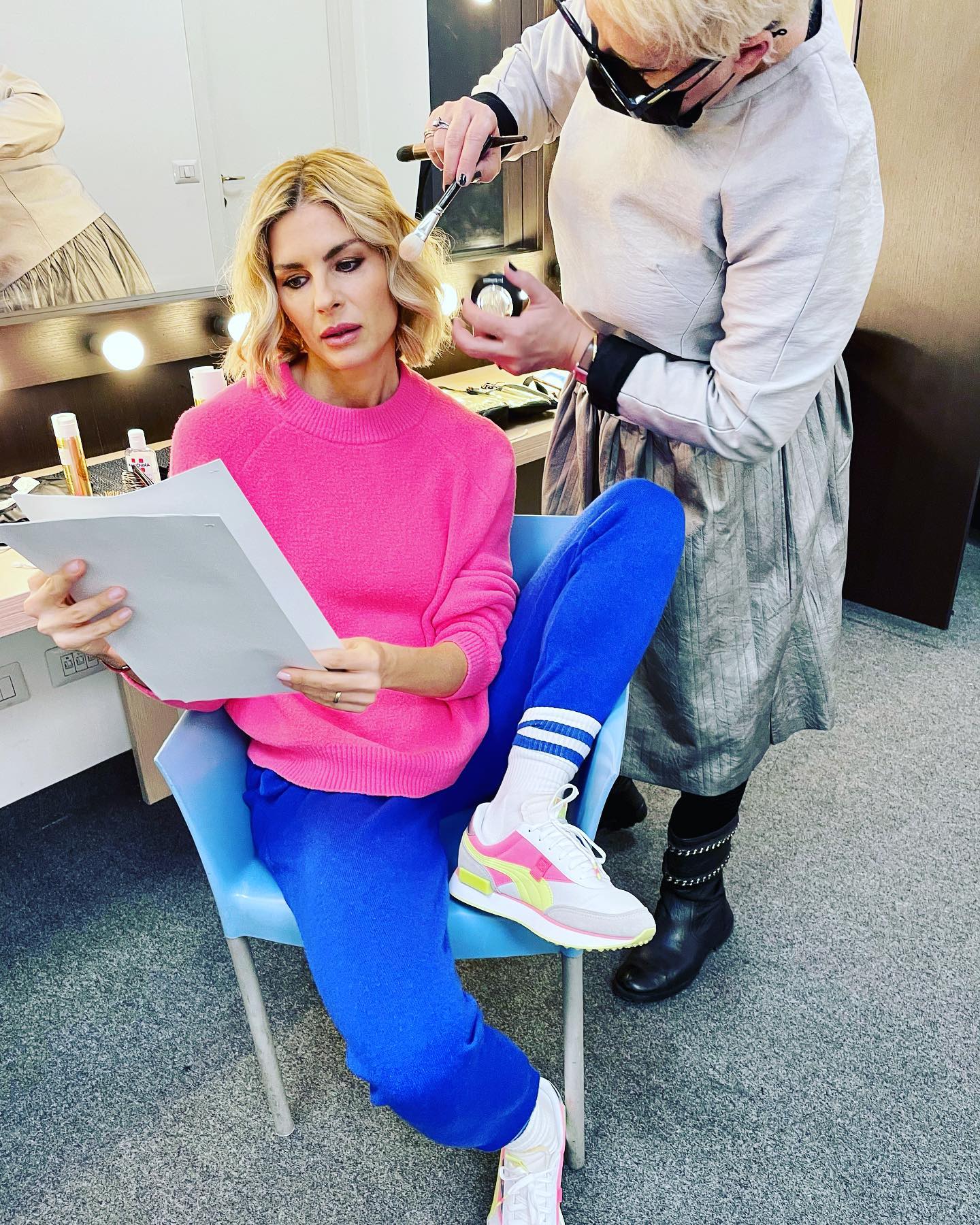 Martina Colombari Il calendario di oggi 22 gennaio mi ricorda questo:
inizia a stare bene con te ...