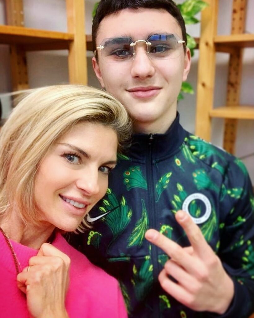 Martina Colombari, Un figlio ha la straordinaria capacità di farti incazzare a bestia, commuoverti,… su Instagram incanta i suoi fan