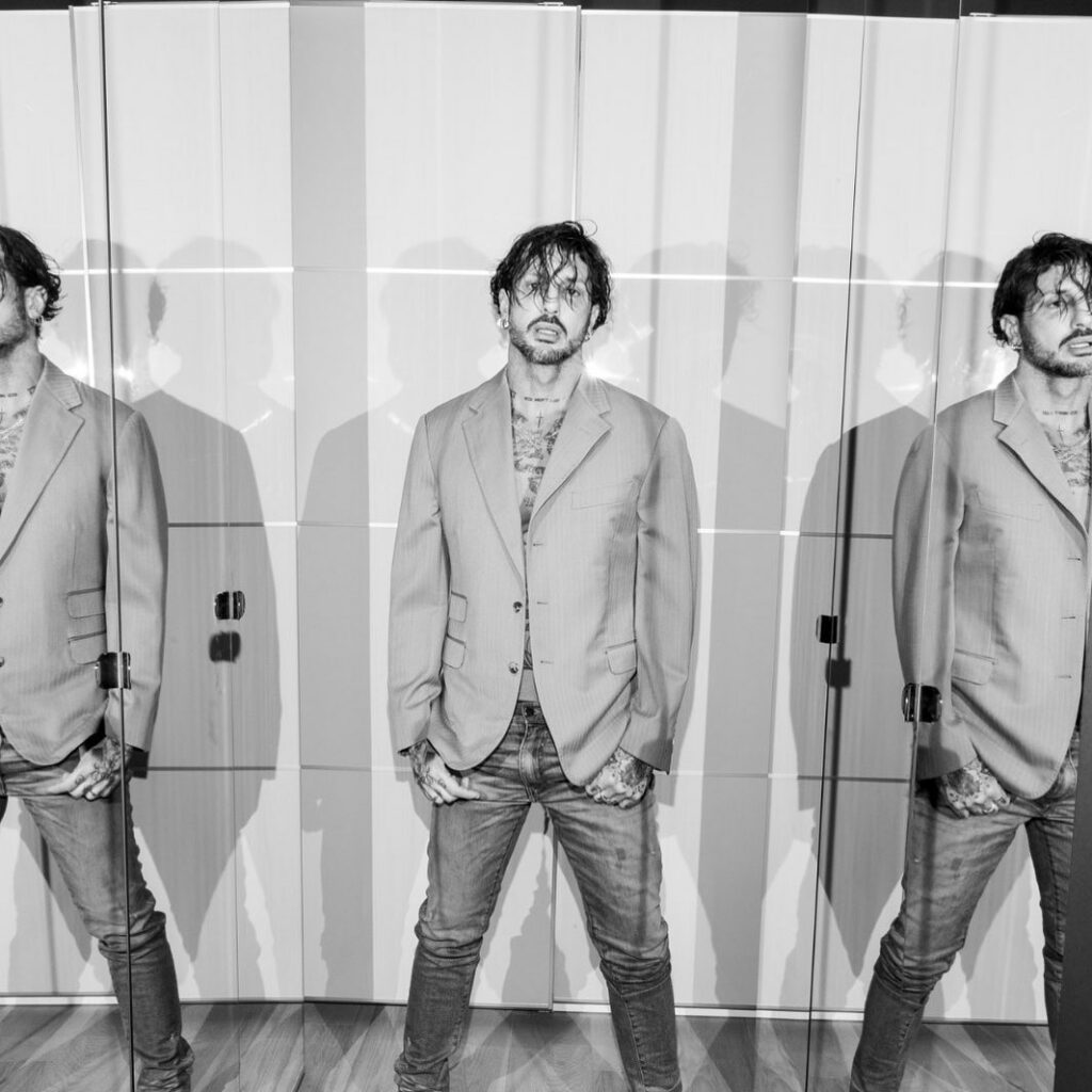 Fabrizio Corona, SONO OVUNQUE …. su Instagram delizia i suoi fan