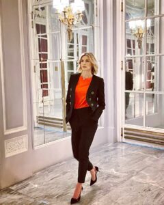 Martina Colombari, Look of the day… su Instagram incanta i suoi fan