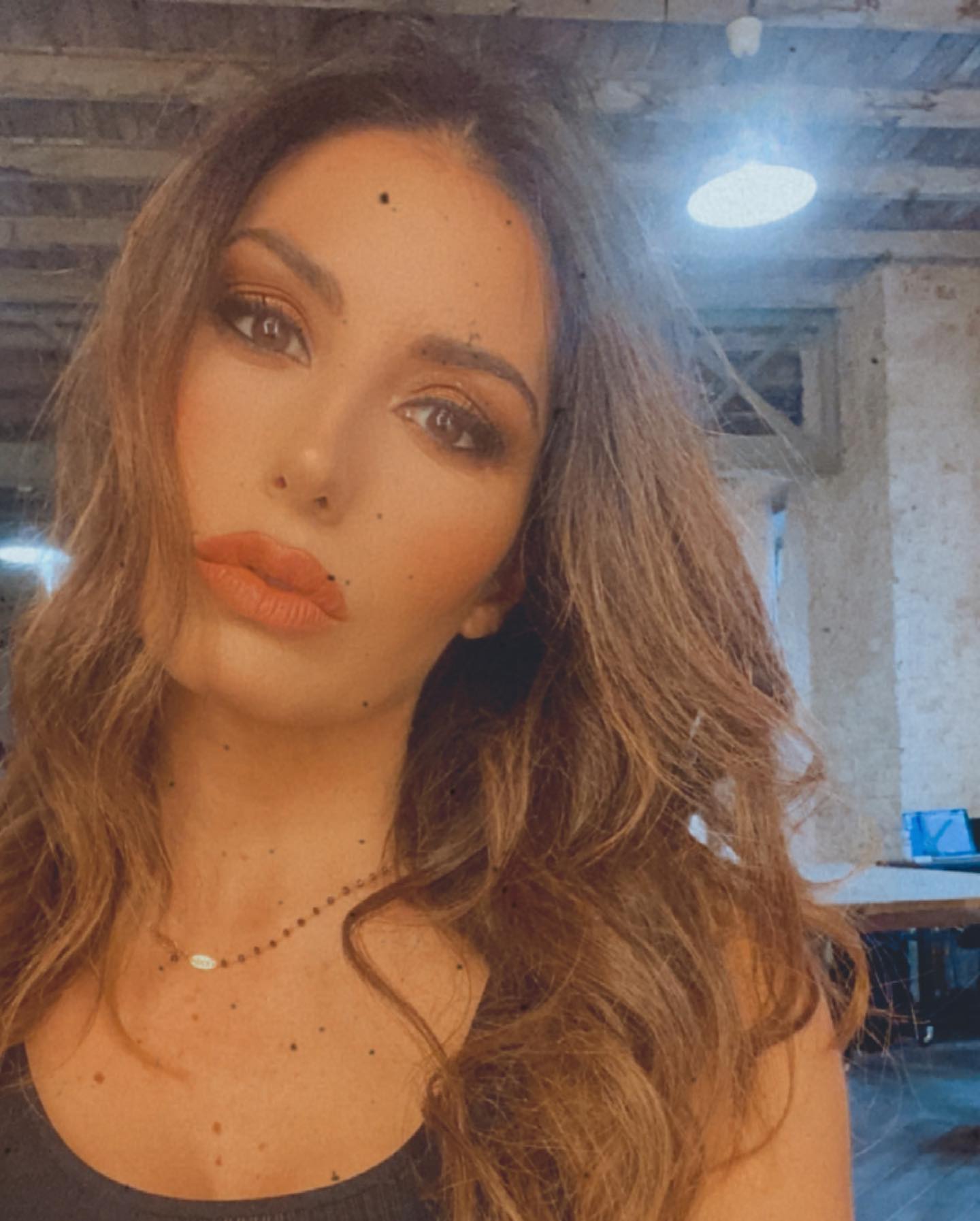 Elisabetta Gregoraci On set today
.
.
....