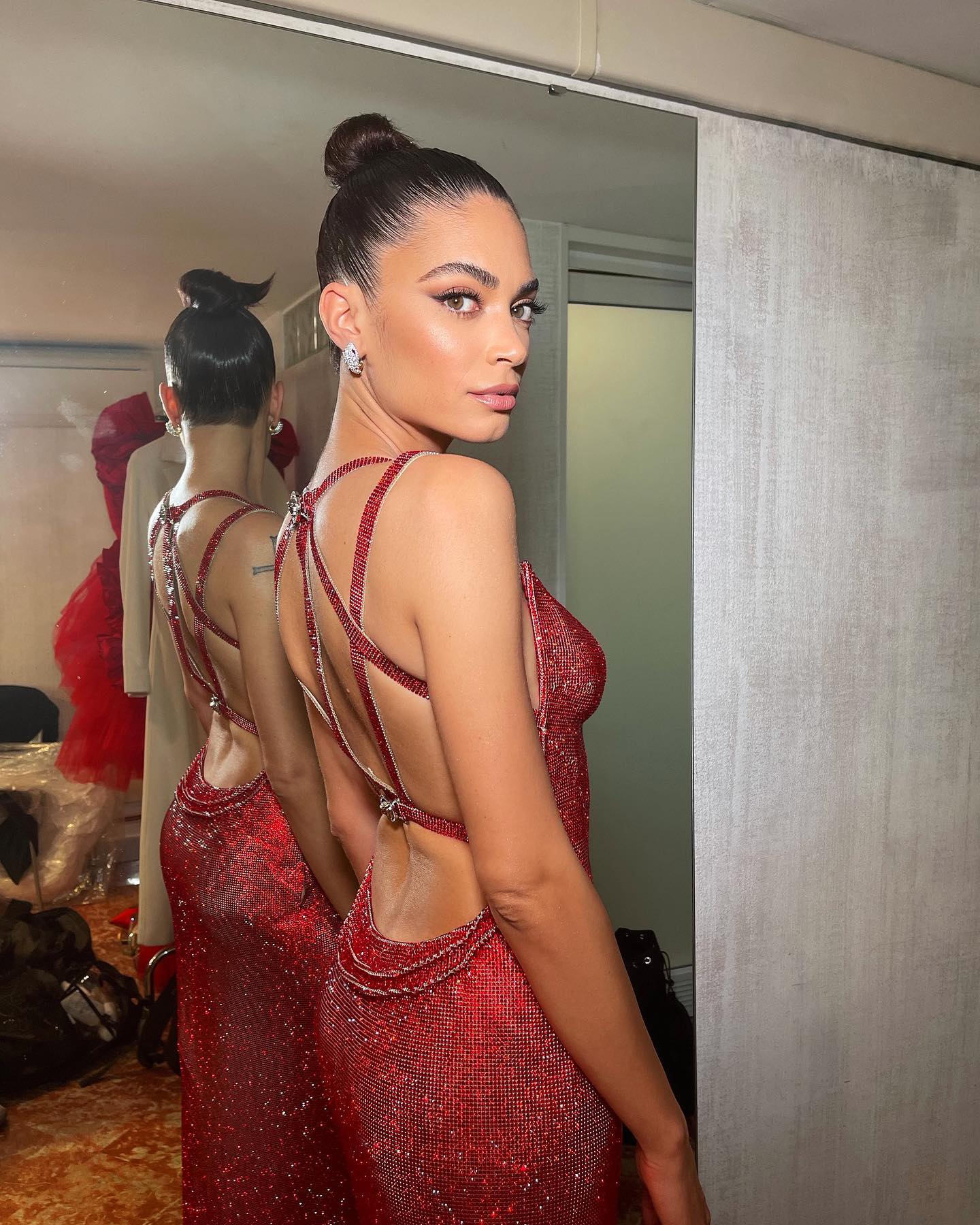 Elodie Che Dream   

-
Styling: 
Make-up: 
Hair:...