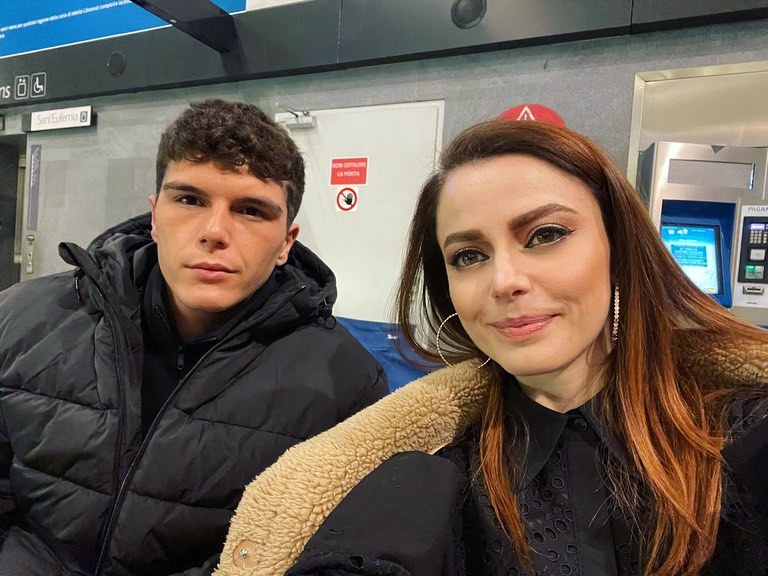 Annalisa Onorata di averti con me
Il video di è fuori ora...