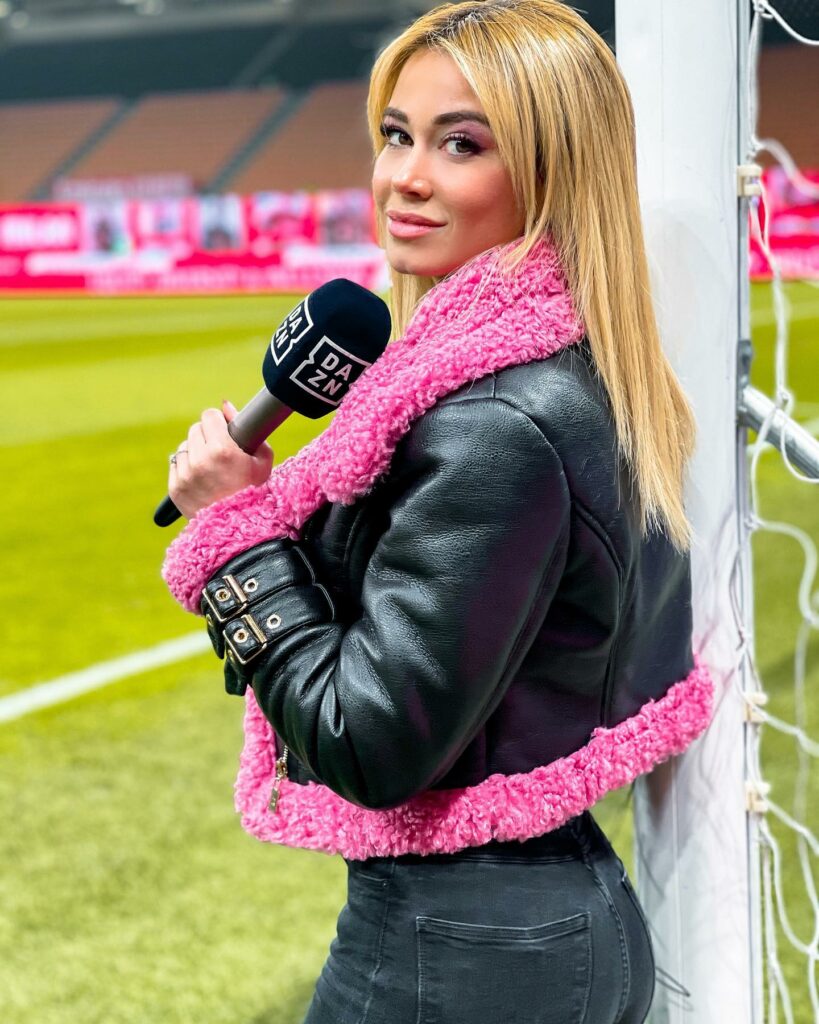 Diletta Leotta, E svegliarsi in mezzo al prato di San Siro… su Instagram delizia i suoi fan