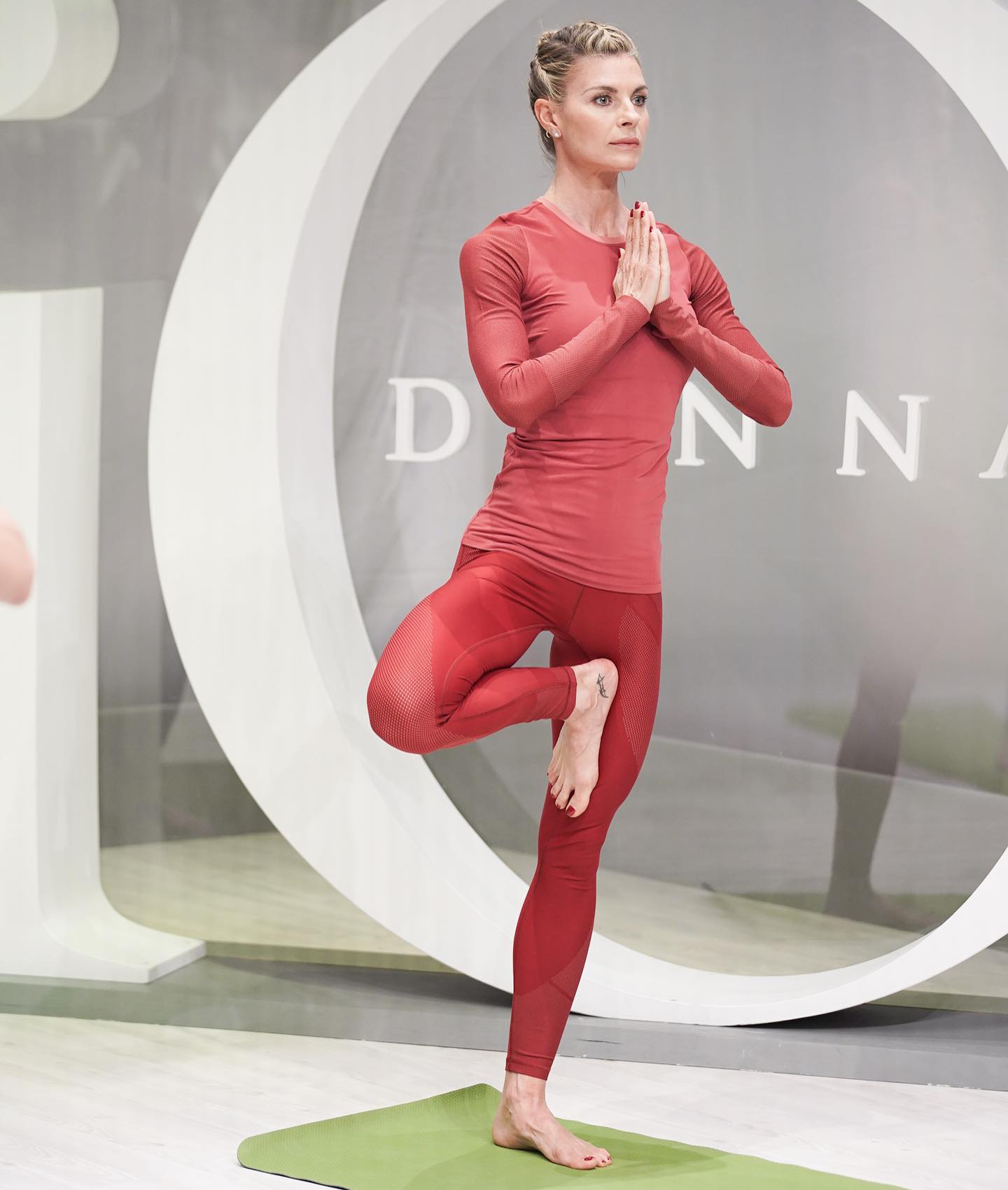 Martina Colombari Onoro il luogo in me, che e’ amore, verità, luce e pace....