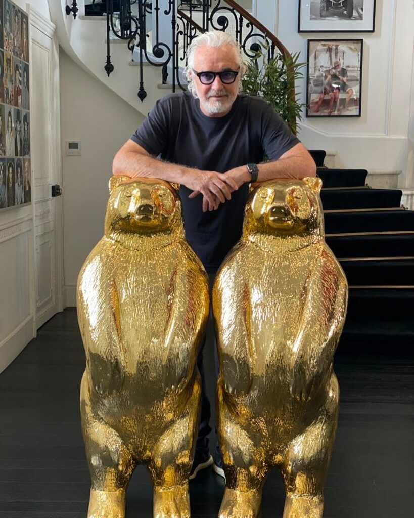 Flavio Briatore, Qualcuno ha il tapiro d’oro io ho gli orsi d’oro…. su Instagram delizia i suoi fan