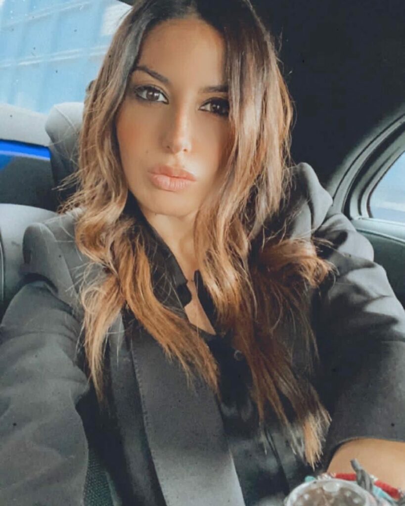 Elisabetta Gregoraci, Buongiorno , come state? Come sta procedendo la vostra settimana? Io vedo finalm… su Instagram per i suoi fan