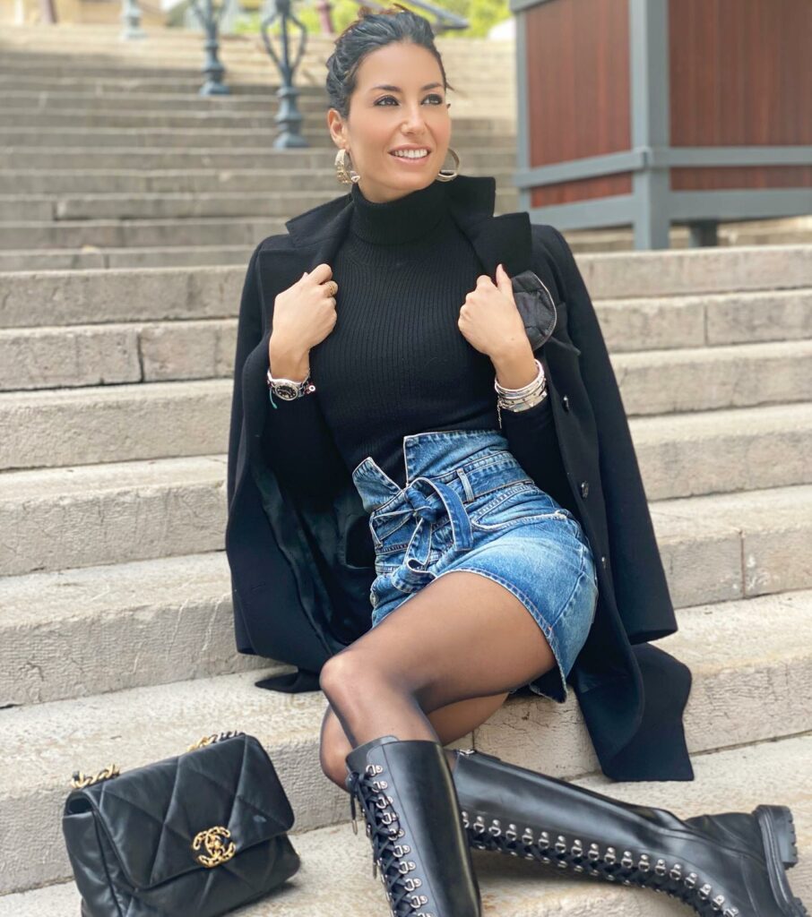 Elisabetta Gregoraci, Buongiorno  buona domenica a tutti voi .. io in viaggio verso la mia amata Calab… su Instagram incanta i suoi fan