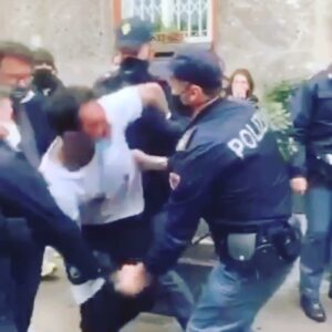 Fabrizio Corona, Fabrizio Corona personaggio pubblico non gradito a tanti… Questa persona ha fa… su Instagram per i suoi fan