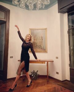 Martina Colombari, Smart Working… su Instagram delizia i suoi fan