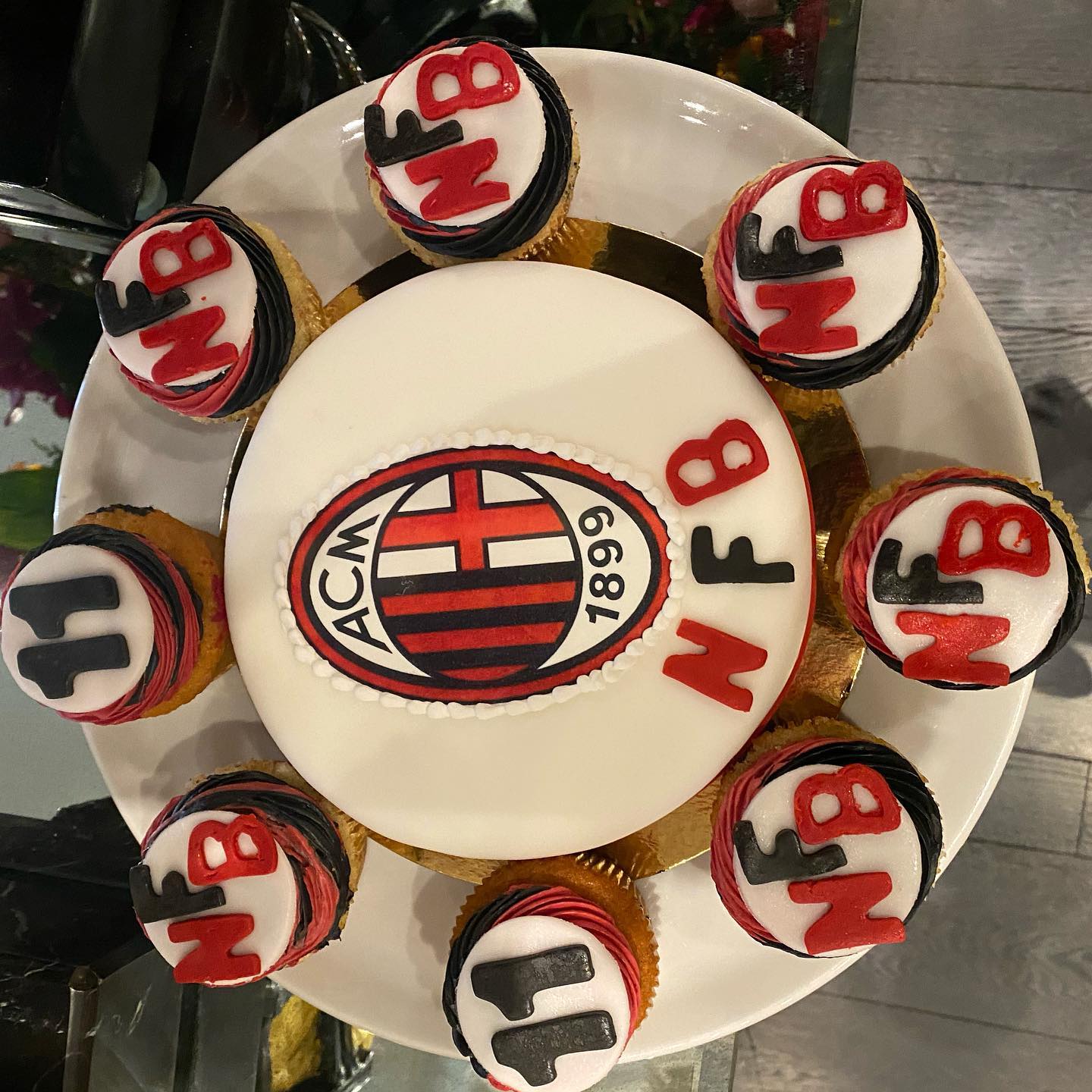 Elisabetta Gregoraci Buon compleanno Amore Mio...