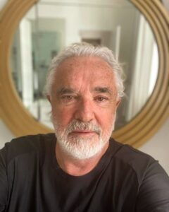 Chi non conosce Flavio Briatore? L'uomo dalle mille vite, il re della nightlife, l'imprenditore...