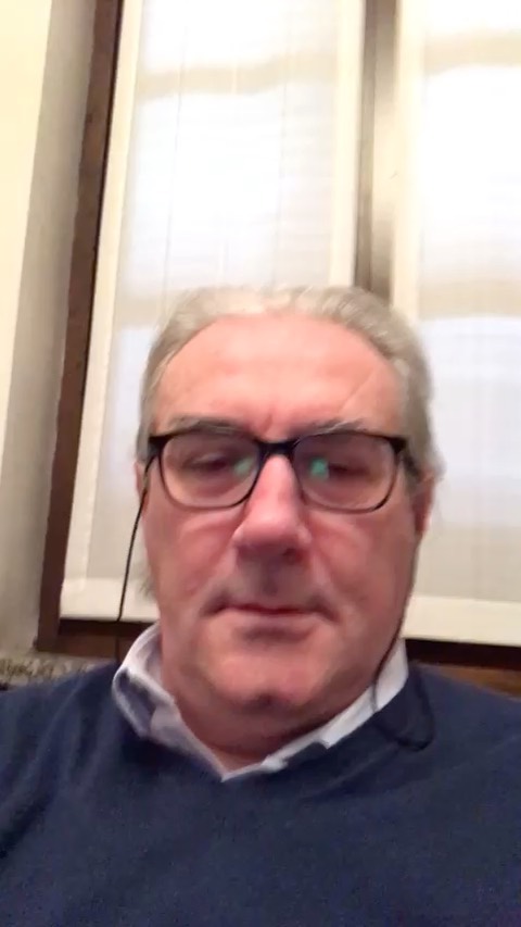 Fabrizio Corona, l'uomo che ha scalato le classifiche dei gossip con la stessa agilità con cui un...