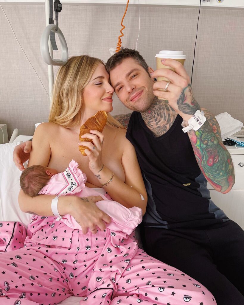 Fedez, Colazione per tre… su Instagram per i suoi fan
