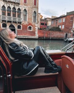 Diletta Leotta, Da 1600 anni una città, un incanto. Tanti auguri… su Instagram delizia i suoi fan