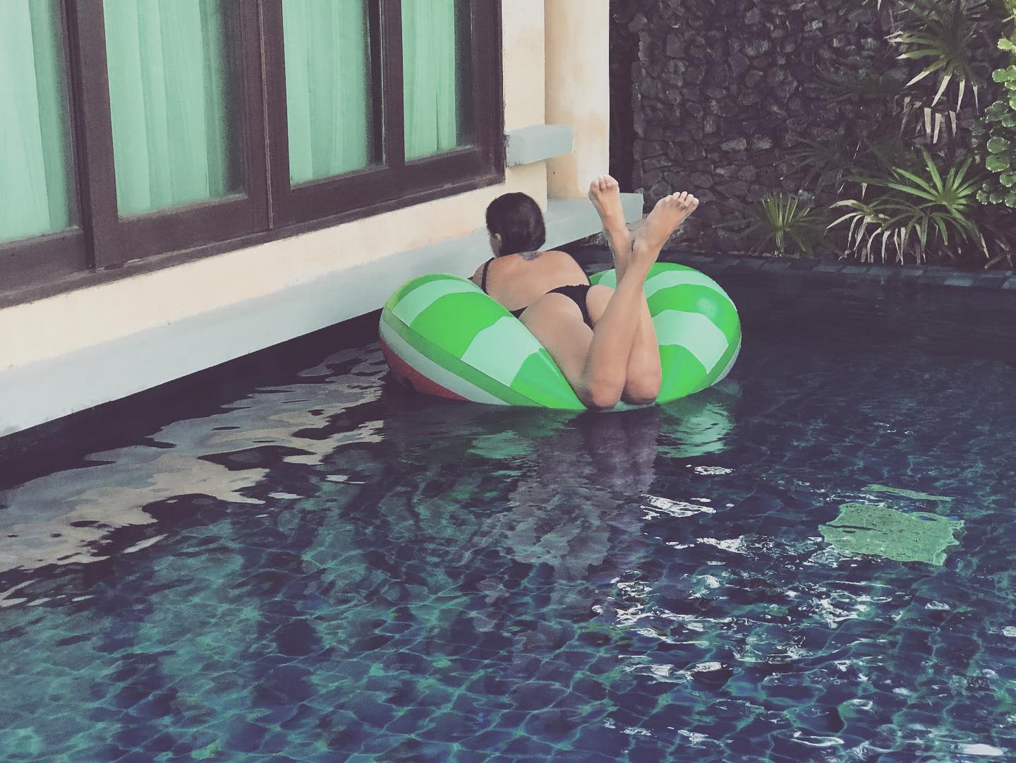 Annalisa Mi sento un albero e sono un bonsai
Ti chiedo scusa e non lo penso mai...